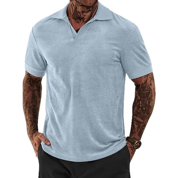 Herre polo shirt lavet af blødt bomuldsblanding med moderne V-halsudskæring Stilla