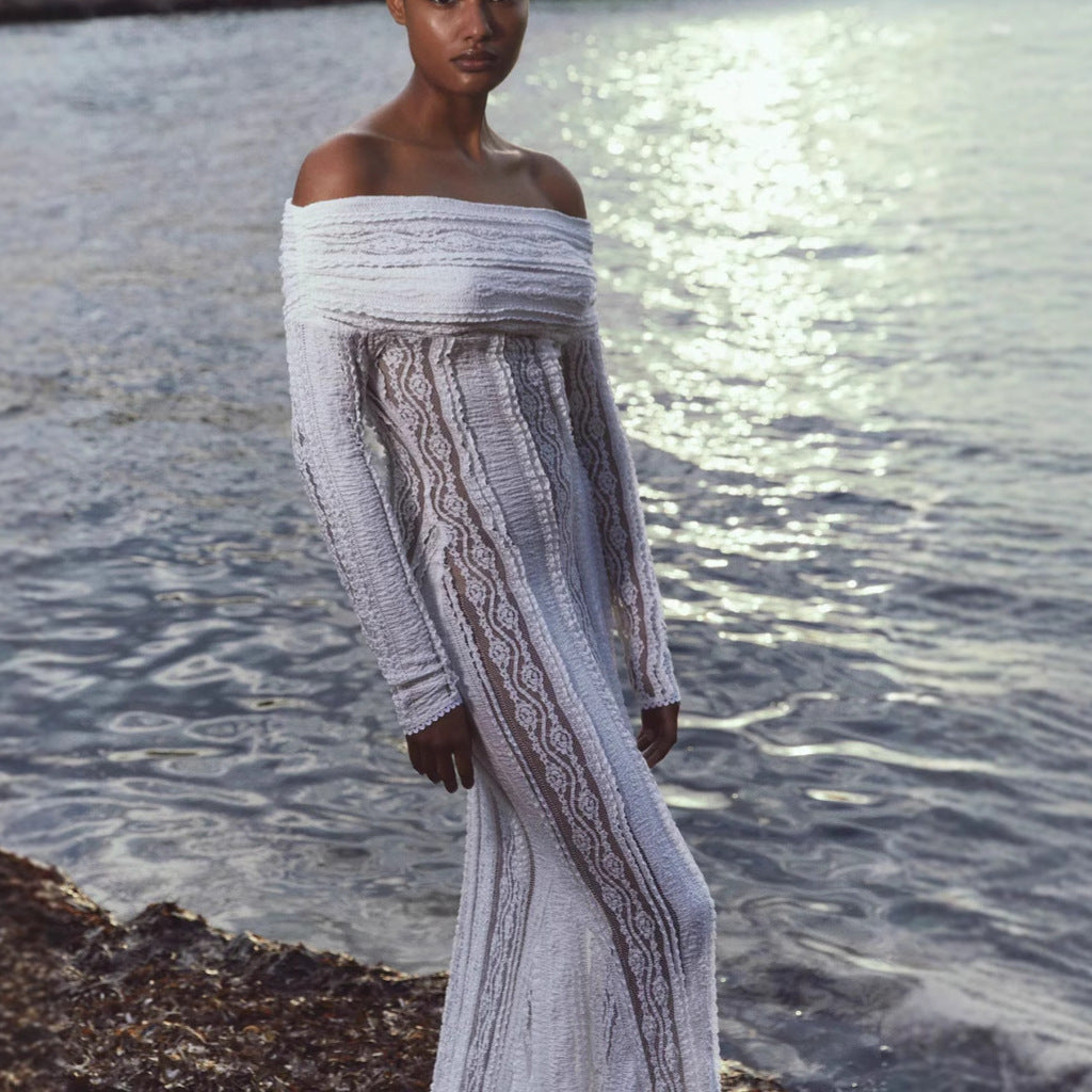 Dame Off-Shoulder Strikkjole med fine blondeaccenter og lange ærmer Stilla