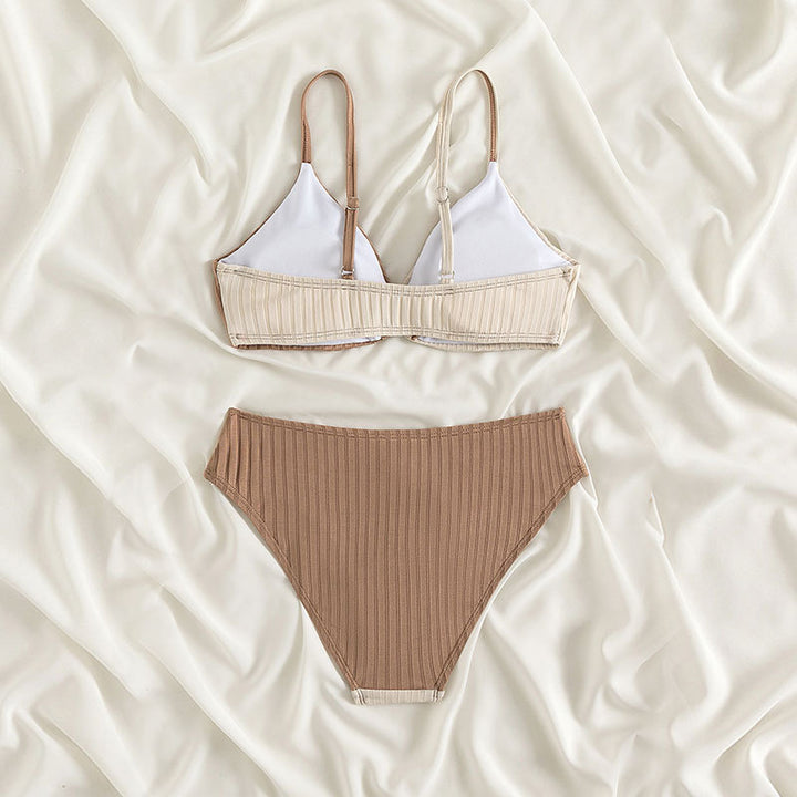 Dame bikini-sæt med moderne rib-design og elegante stropper Stilla