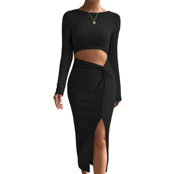 Kvindernes elegante midi kjole med udskæringsdetaljer og fashionable wrap design Stilla