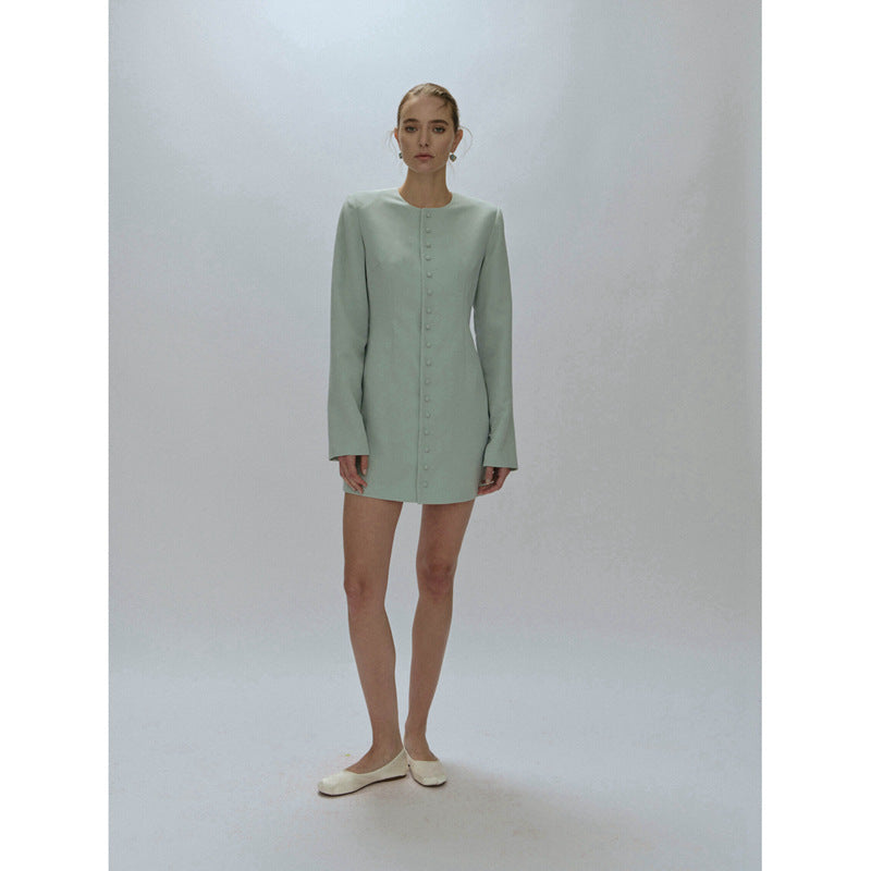 Kvindernes elegante blazer med knaplukning og minimalistisk silhuet Stilla