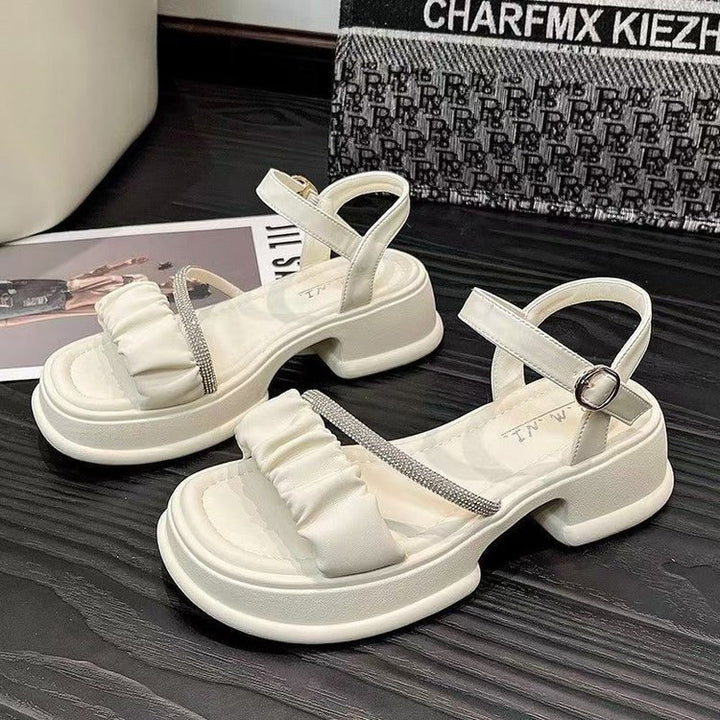 Dame sandaler med raffineret rufflesdesign og modisk blokhæl Stilla