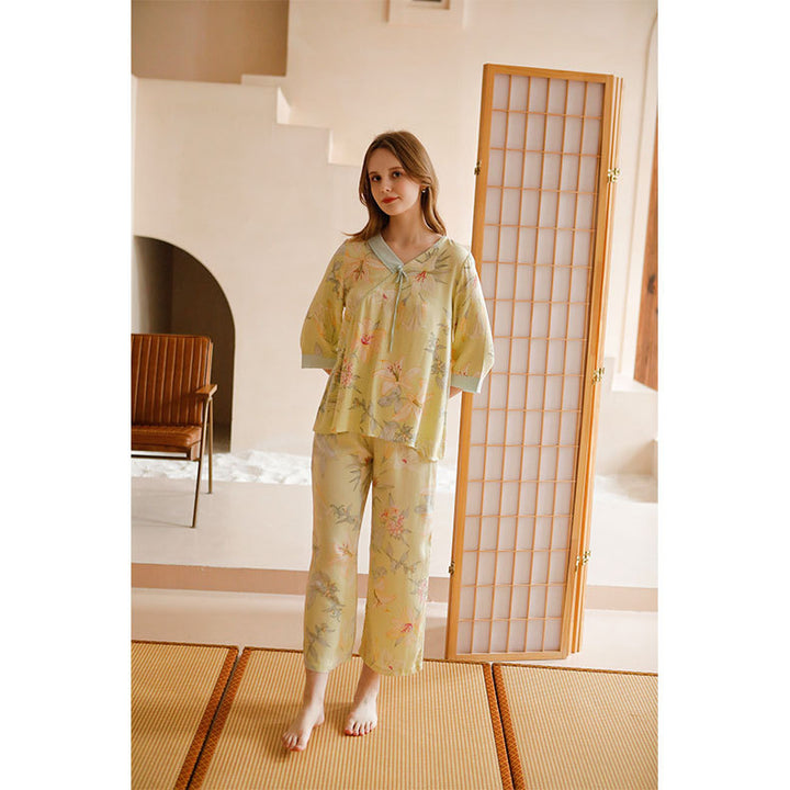 Dame Pyjama-sæt med blomsterdesign og elegant snit Stilla