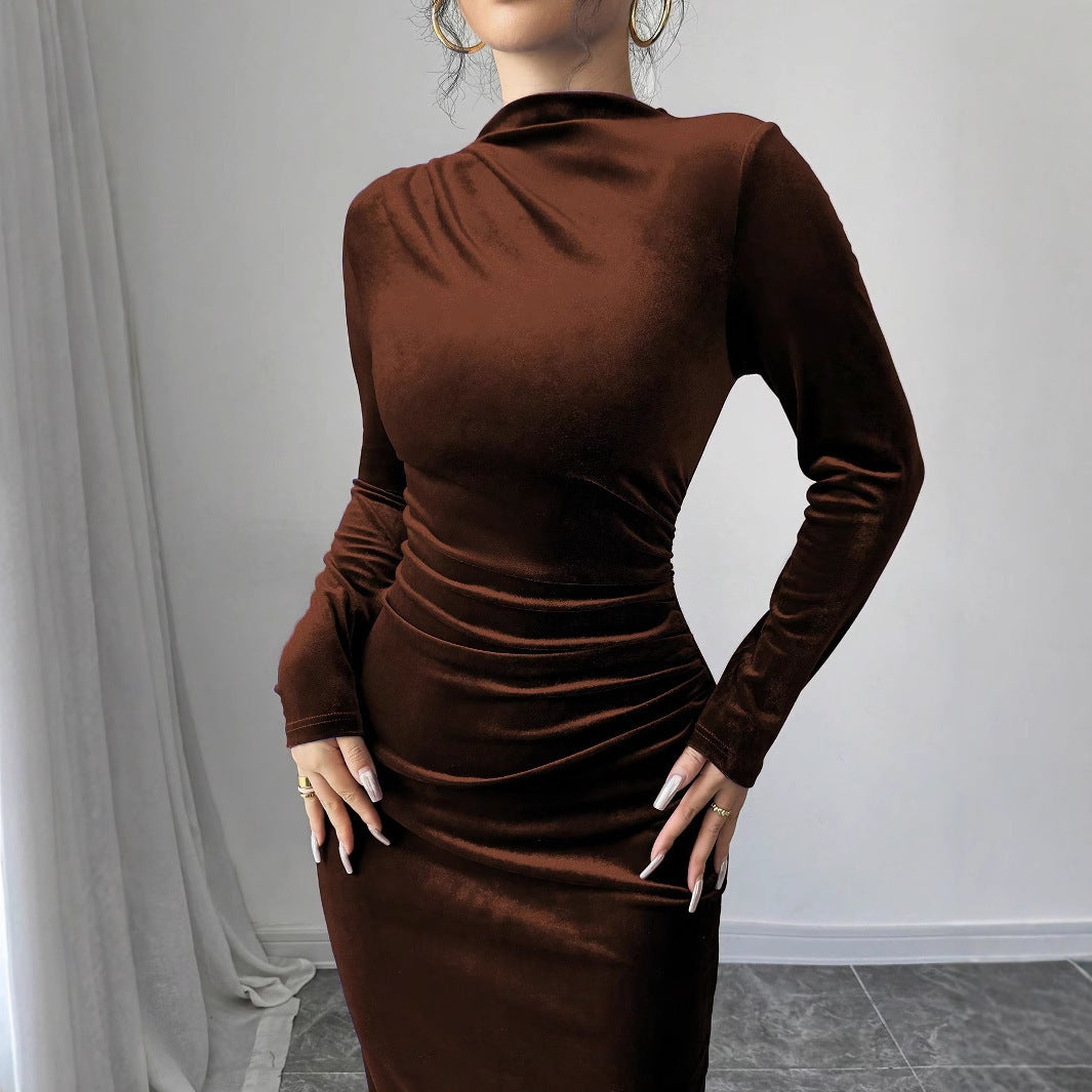 Dame Elegant velourkjole med figursyet snit og lange ærmer Stilla