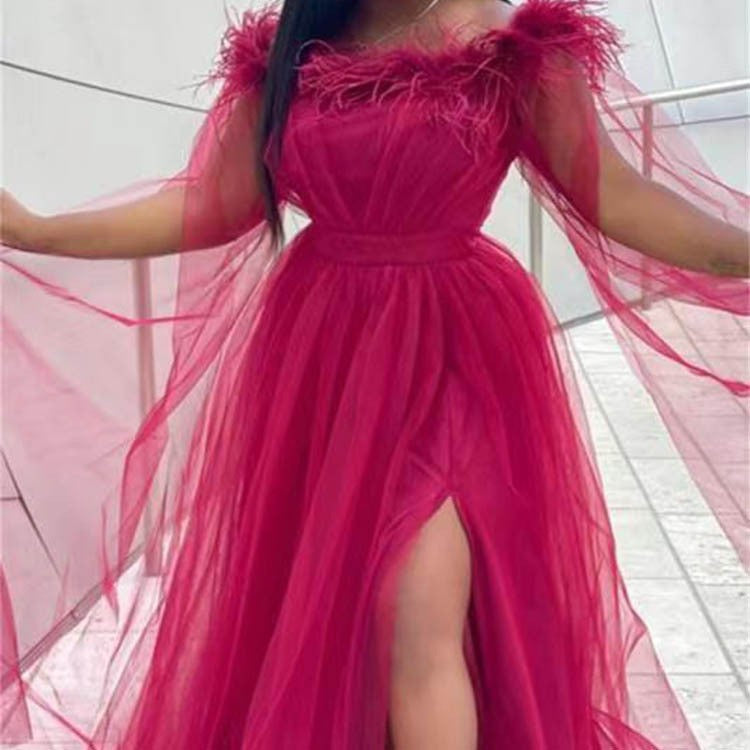 Dame Opulent Tyllkjole med transparente ærmer og høj slids Stilla