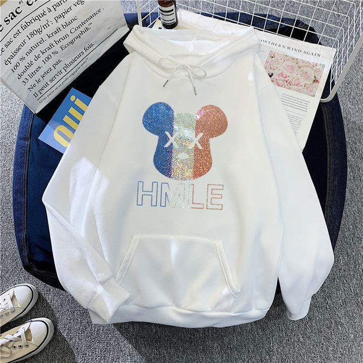 Kvinders hoodie med kunstnerisk bjørnemotiv Skovae