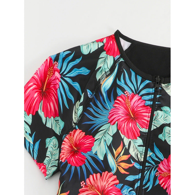 Dame Surf-badehnit-sæt med blomsteret kortærmet overdel og komfortable shorts Skovae
