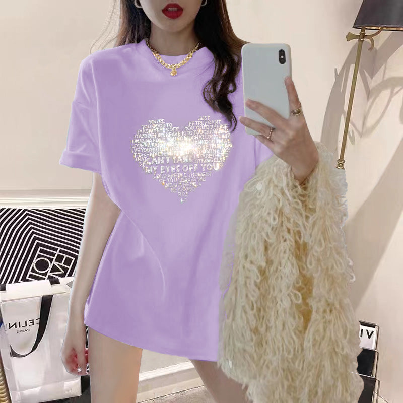 Dame T-shirt med glitrende hjerte motiv og romantisk skrifttype Stilla