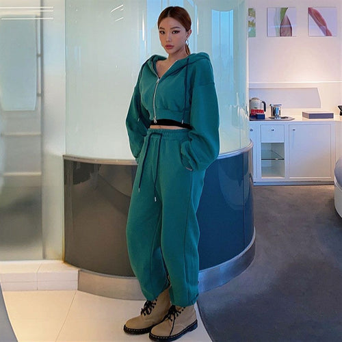 Kvinders sporty fritids sæt med cropped hoodie og joggers Stilla