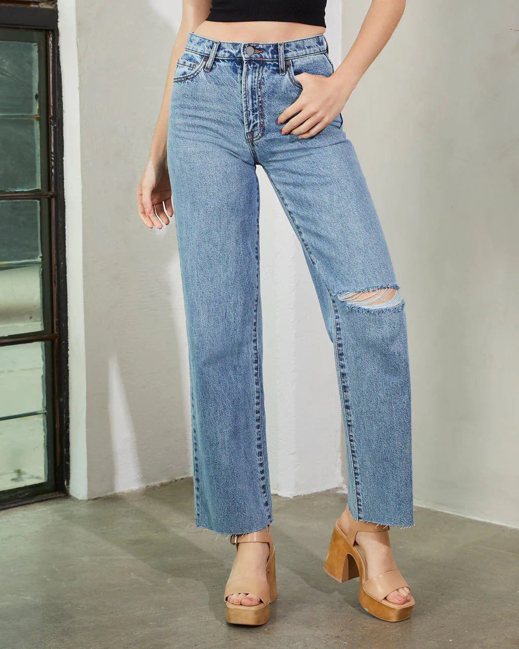 Dame High-Waist Jeans med iøjnefaldende riv detaljer og bredt skåret ben Stilla