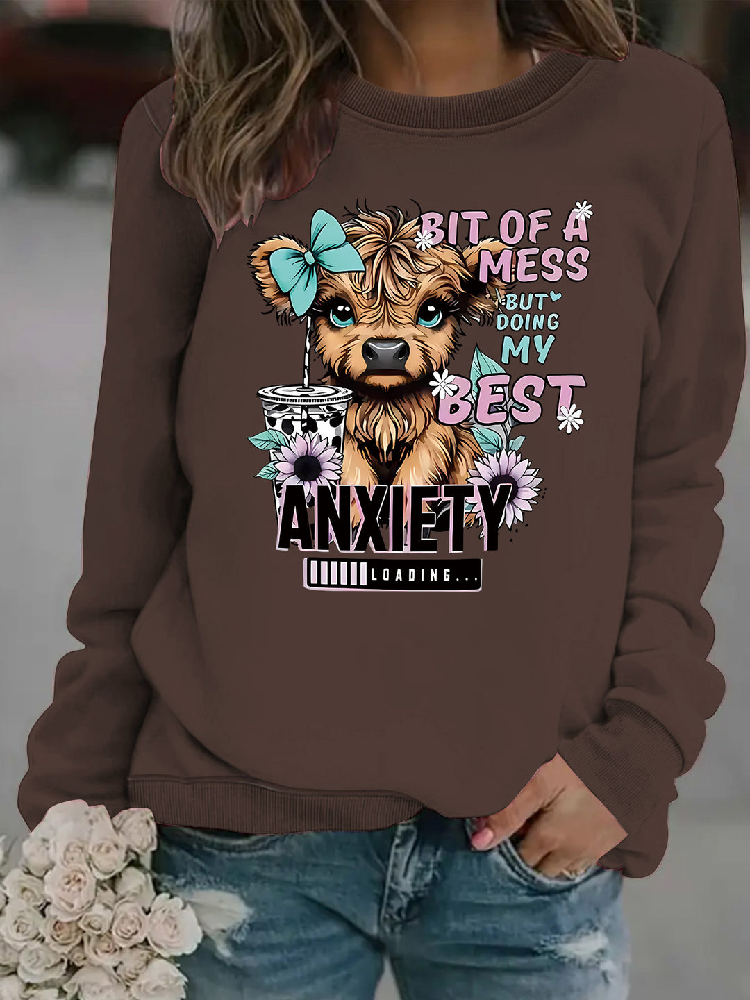 Kvinders sweatshirt med kreativ hundedesign og inspirerende skrift Stilla