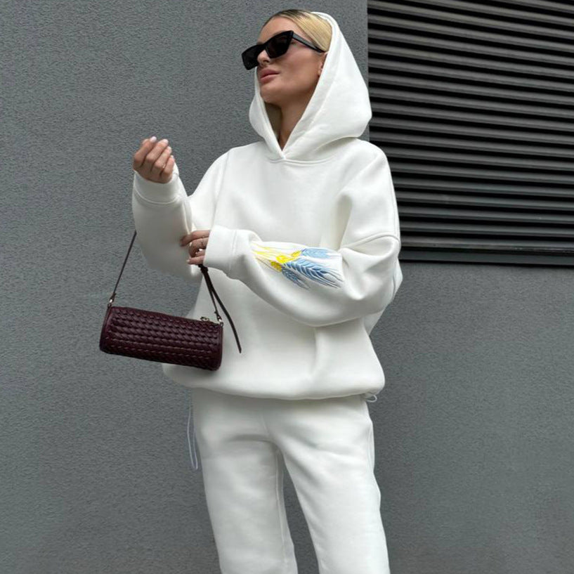 Kvinders sporty sæt bestående af hoodie og joggers Stilla