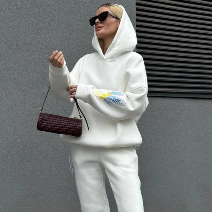 Kvinders sporty sæt bestående af hoodie og joggers Stilla