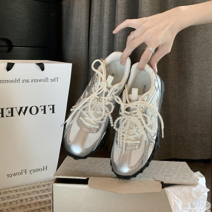 Dame mode sporty sneakers med perleaccent Stilla