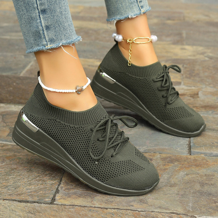 Dame Sneakers med behagelig strik-look og sporty plateau Stilla