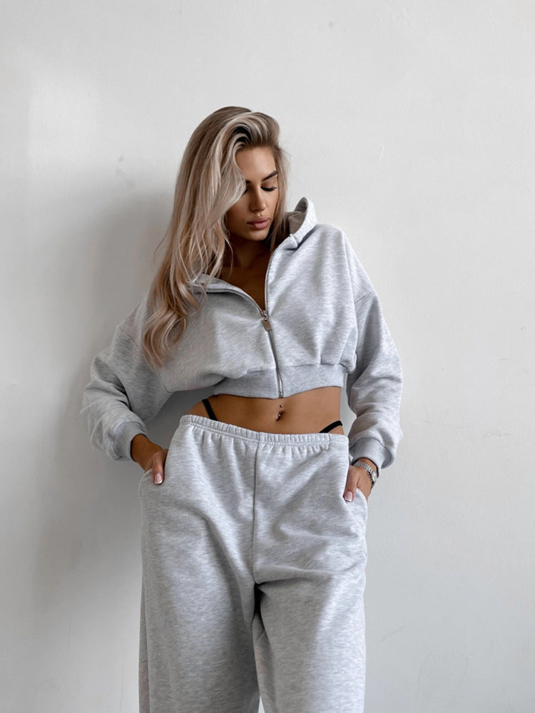 Kvinders komfortable og trendy cropped hoodie med en løs pasform og elastiske bukser Skovae