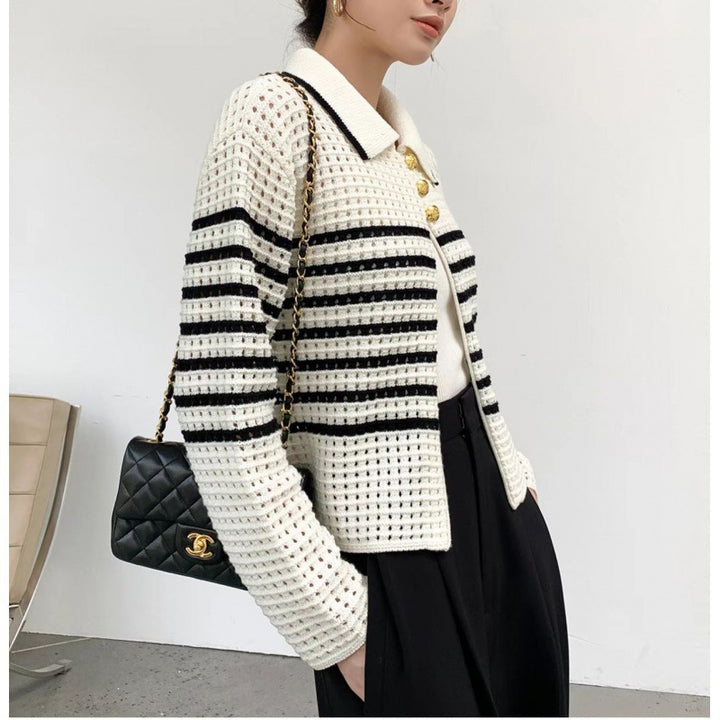 Kvindernes fashionable cardigan med dekorative knapper og stribemønster Stilla