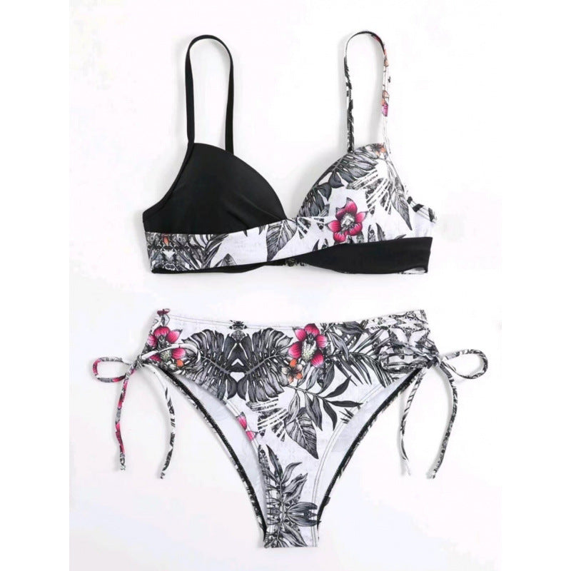 Dame triangel-bikini med blomstermønster og stilfulde bånd Skovae
