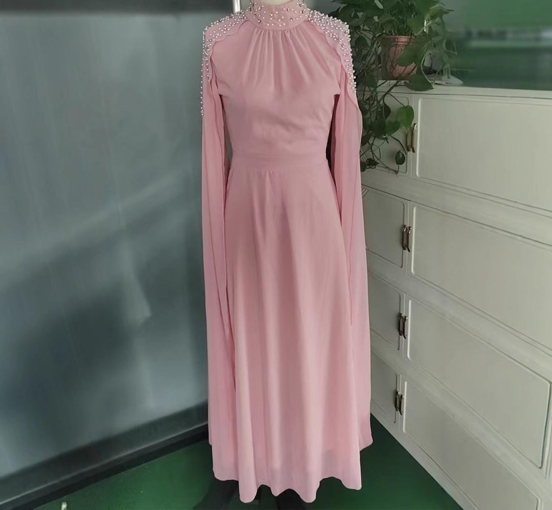Dame Maxikjole med elegante, lange ærmer og detaljeret perleudsmykning Stilla