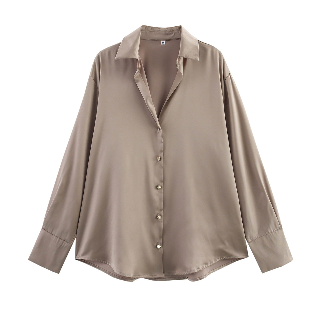 Dame silkebluse med moderne knapdetaljer Stilla