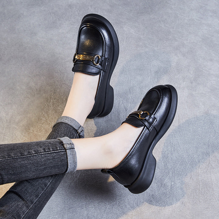 Dame Stilfulde blokhæl slip-ons med dekorativ kædedetalje Stilla