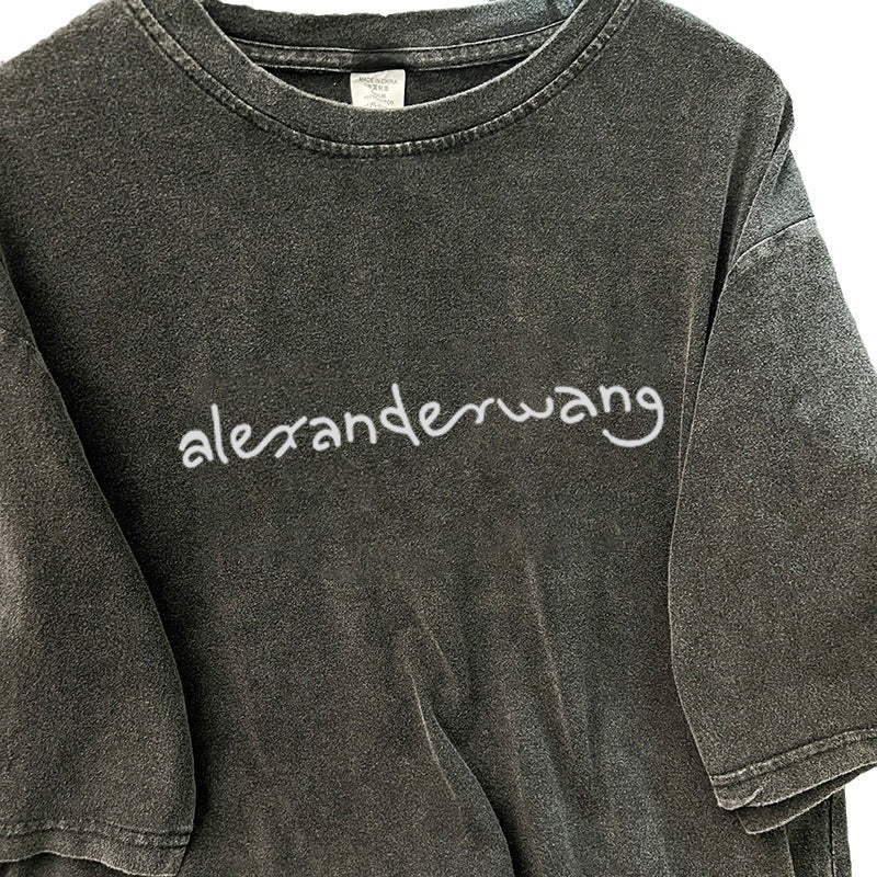 Dame afslappet T-shirt med trendy oversized skæring og iøjnefaldende tekst Stilla