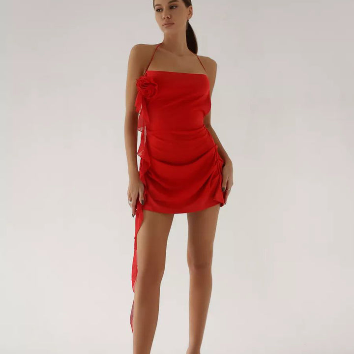 Dame elegant minikjole med asymmetrisk kant og fine ruffle detaljer Stilla