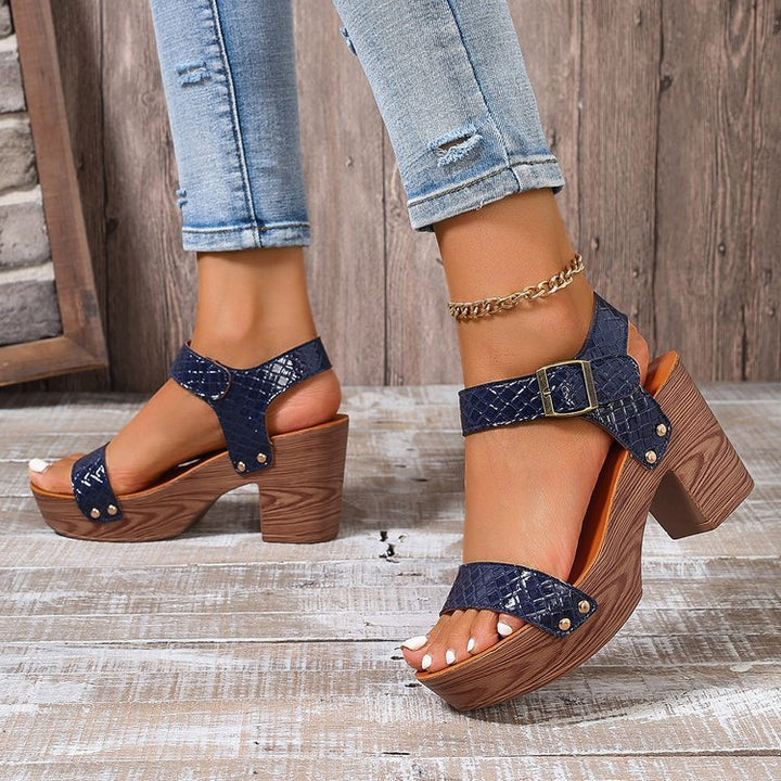 Dame Wedge-sandaler med smart korkhælkonstruktion og trendy remdesign Stilla