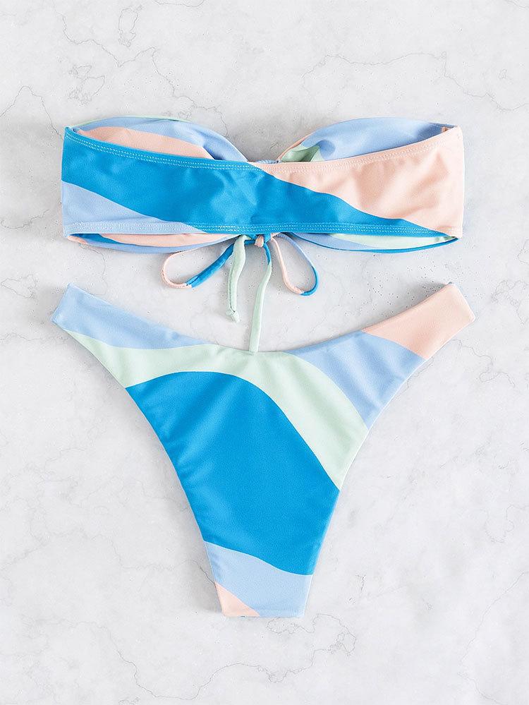 Dame stribet bikini med bandeau-top og højt skåret trusser Stilla