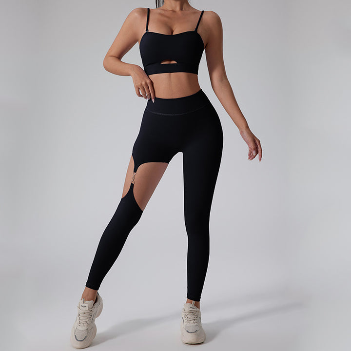 Dame sportensemble med trendy cut-out og høj talje Stilla