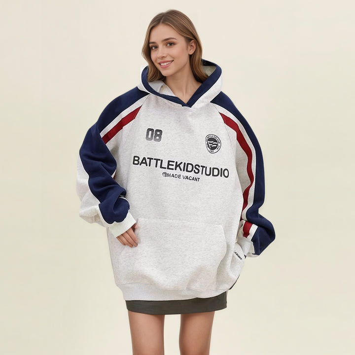 Kvinders komfortable oversized hoodie med moderne grafik Stilla