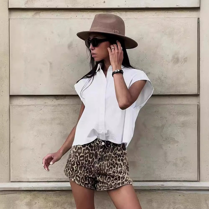 Dame shorts i trendy leopardmønster med høj talje og figursygende snit Stilla