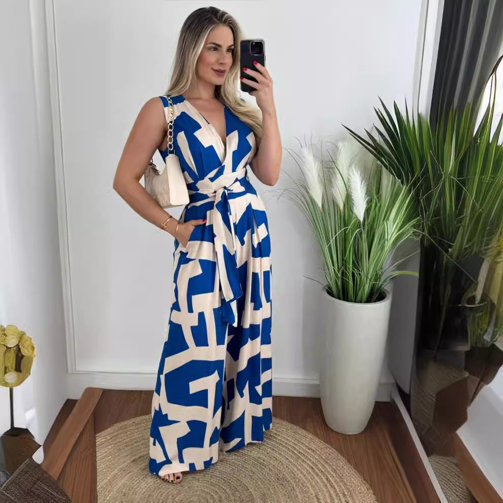 Kvinders jumpsuit med dyb V-udskæring og elegant talje Skovae