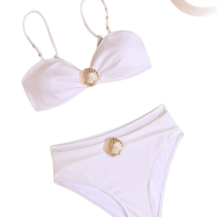 Damer højt skåret bikini med elegant musling-detalje Skovae