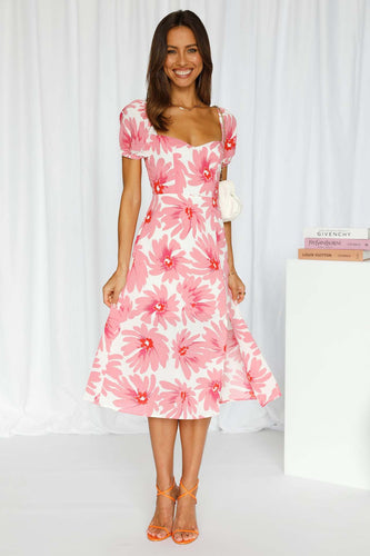 Dame Floral Print Fit and Flare Midi Kjole Stilla