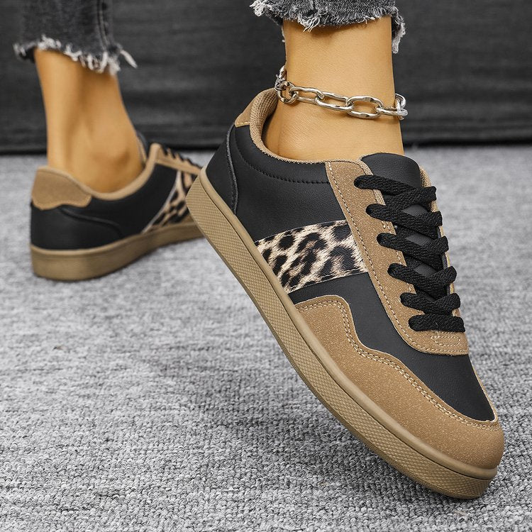 Dame Sneakers i moderne dyreprint design med behagelig sål Stilla