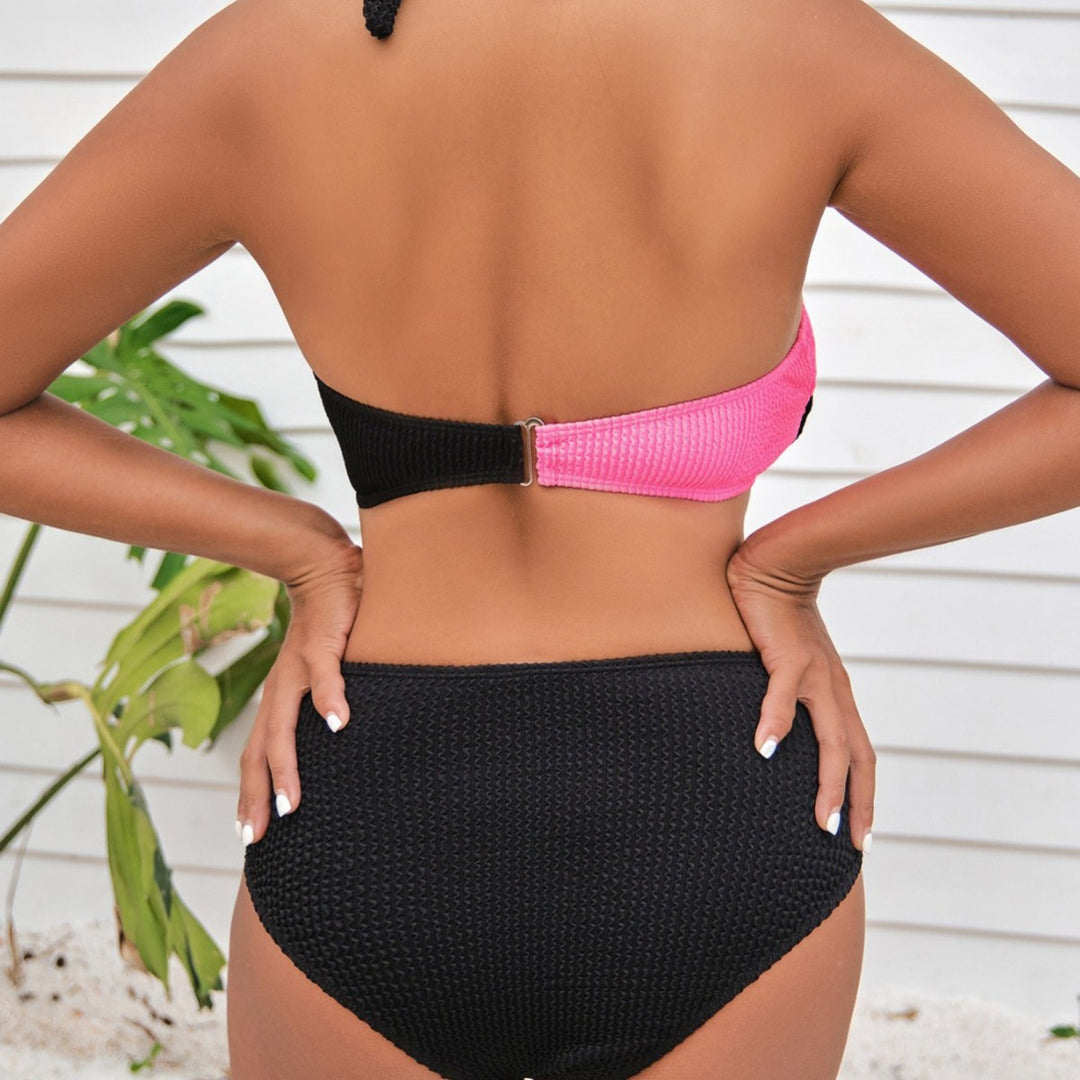 Femme Højskåret Halterneck-Bikini-Sæt med struktureret Stof Stilla