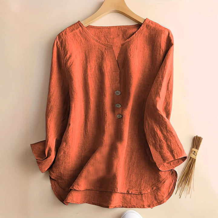 Dame løs linned bluse med blide knapdetaljer Stilla