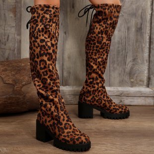 Dame overknæ støvler med fashionabelt leopardmønster og robust blokhæl Stilla