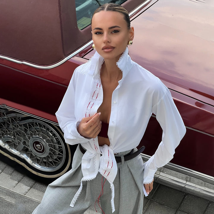 Dame Elegant Skjorte med Blonder Accent og Snøring Detalje Stilla