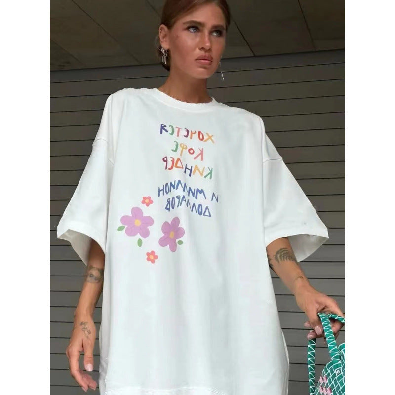 Dame T-shirt med kreativ grafisk design og afslappet schnit Stilla