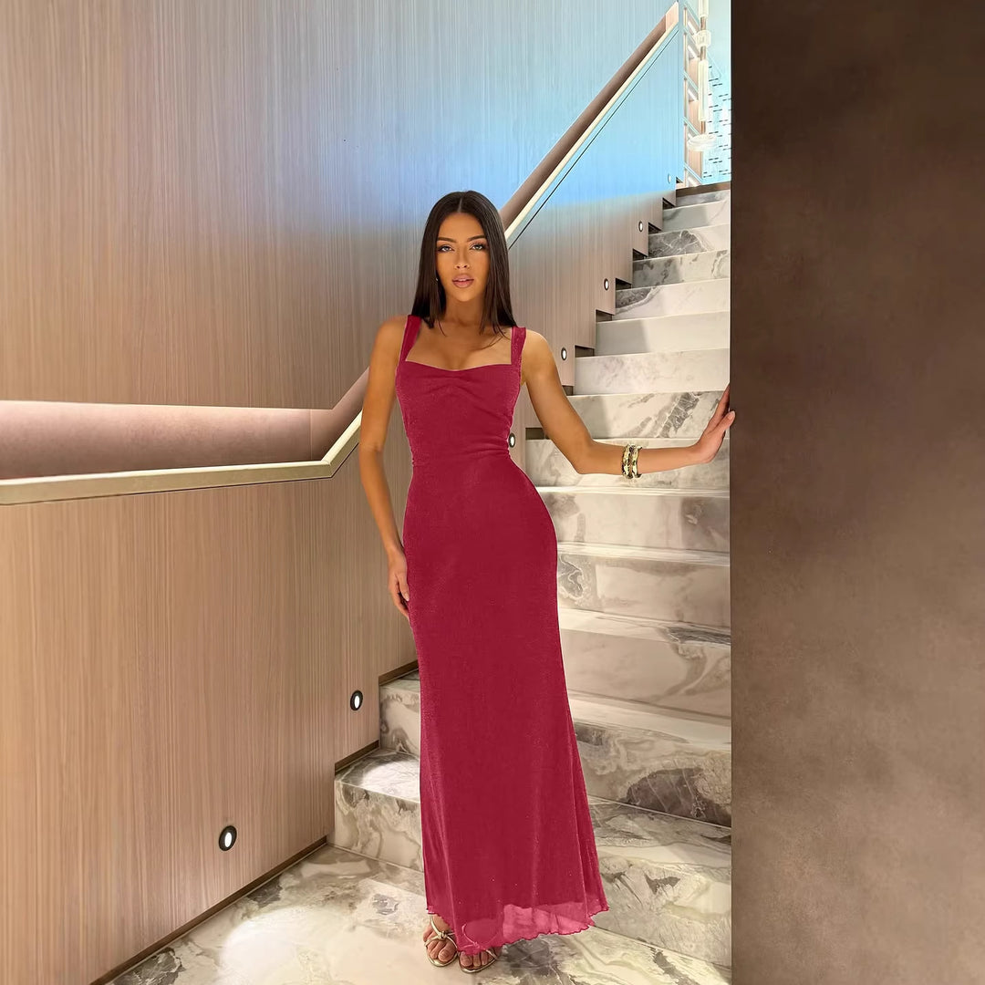 Dame Glitrende Maxikjole med Carmen-udskæring og figurformende snit Skovae