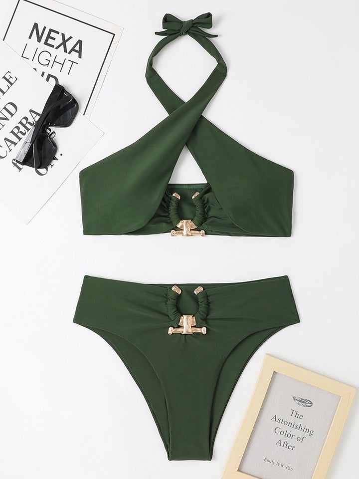 Dame bikiniset med trendy cross-design og gyldne accenter Stilla