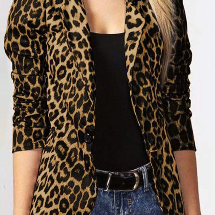 Dame Mode Blazer i leopardmønster med elegante detaljer Stilla