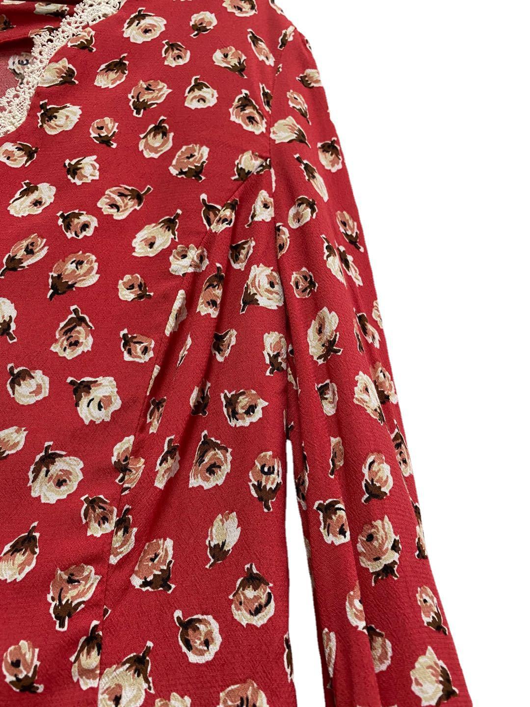 Dame romantisk bluse med blomsterdesign og rynke detaljer Stilla