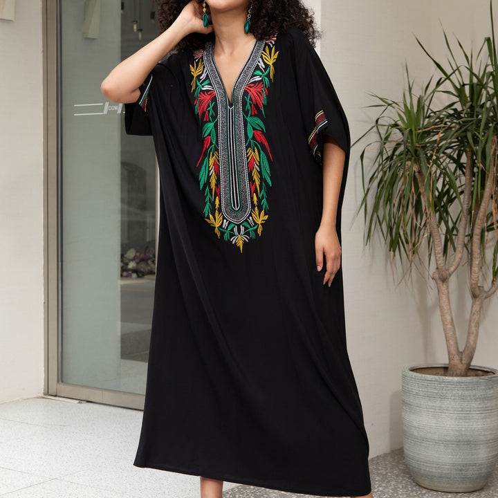 Dame Kaftan med kunstnerisk håndbroderi og dyb V-udskæring Stilla