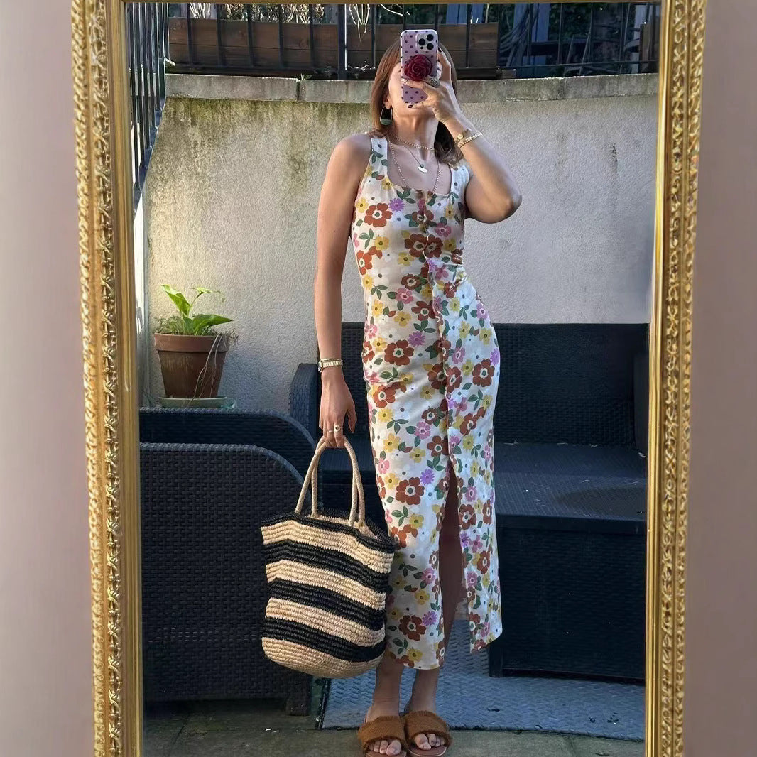 Dame maxikjole med blomstret print og feminine detaljer Stilla