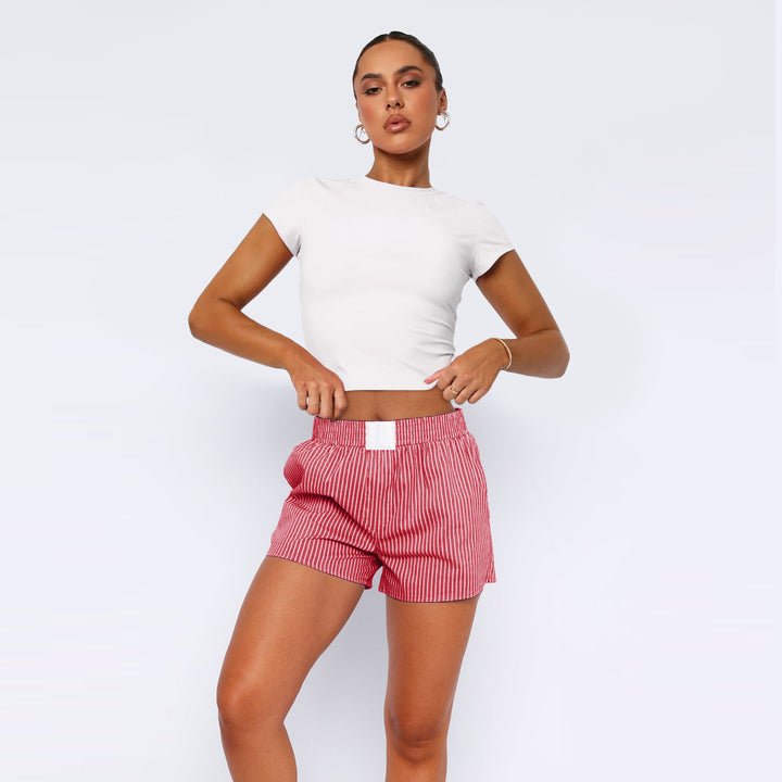 Dame stribede shorts med elastisk talje og praktiske sideåbninger Stilla