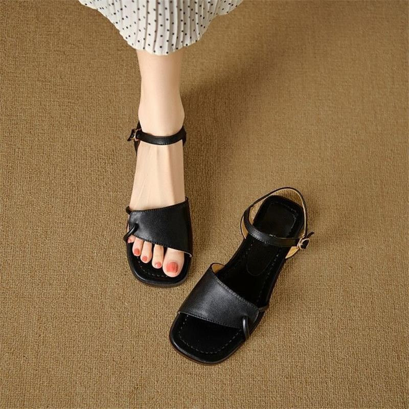 Dame sandaler med elegant remdesign og komfortabel indersål Stilla