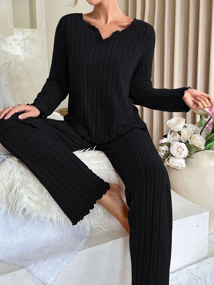 Dame hyggeligt lounge-sæt med elegante flæse detaljer Stilla